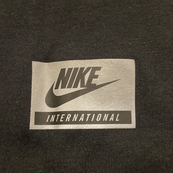 NWOT Nike International Tee - Picture 7 of 7